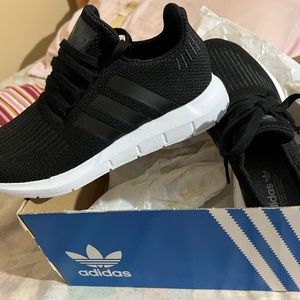 Adidas swift run Size 6